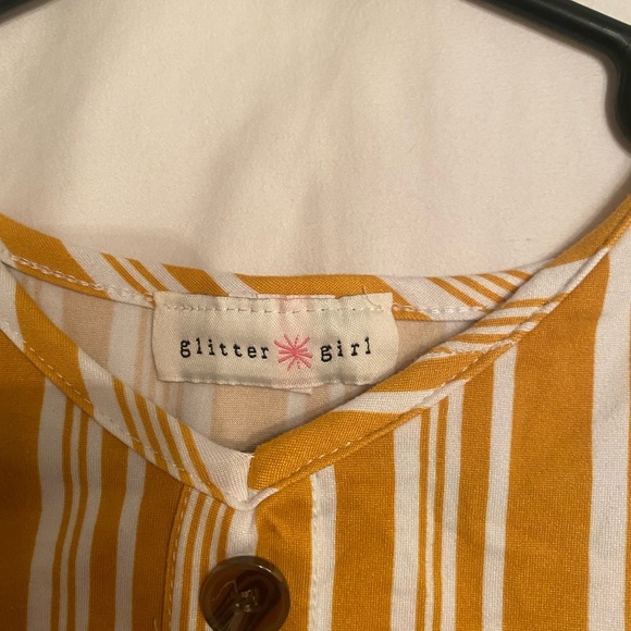 Top - Picture 2 of 2